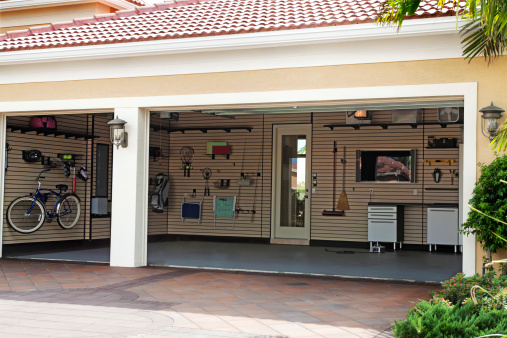 How to Choose the Right Material for Your Garage Door